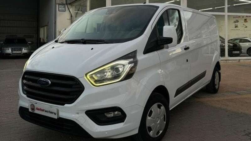 Blanco Usado 2018 Ford Tourneo Custom Titanium Monovolumen | 19.900 € (Super precio) - Imagen 1/4