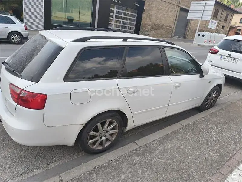 Usado Seat Exeo Reference 120 CV (88 kW) 2012 Blanco Familiar