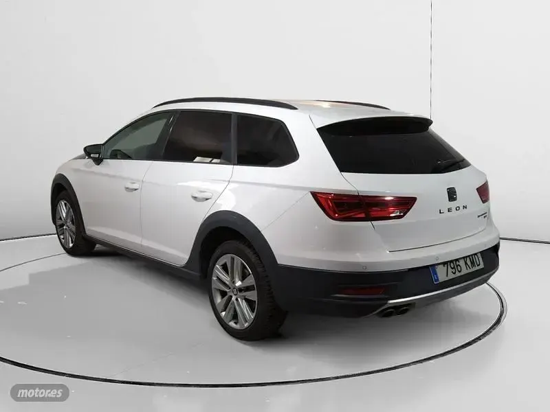Usado Seat Leon X-Perience 4Drive 150 CV (110 kW) 2018 Blanco Familiar