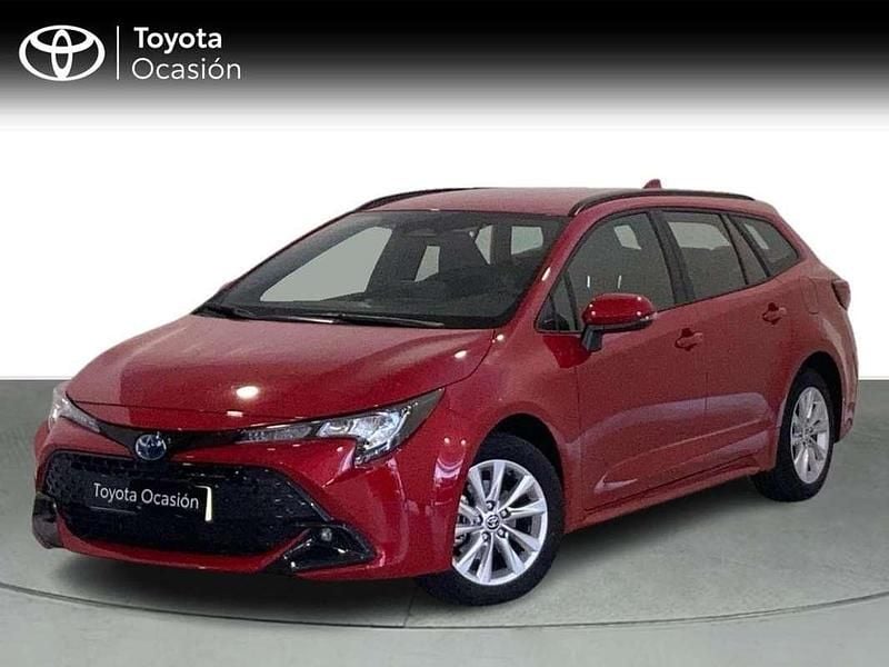 Rojo Usado 2025 Toyota Corolla Active Familiar | 26.999 € (Precio justo) - Imagen 1/4