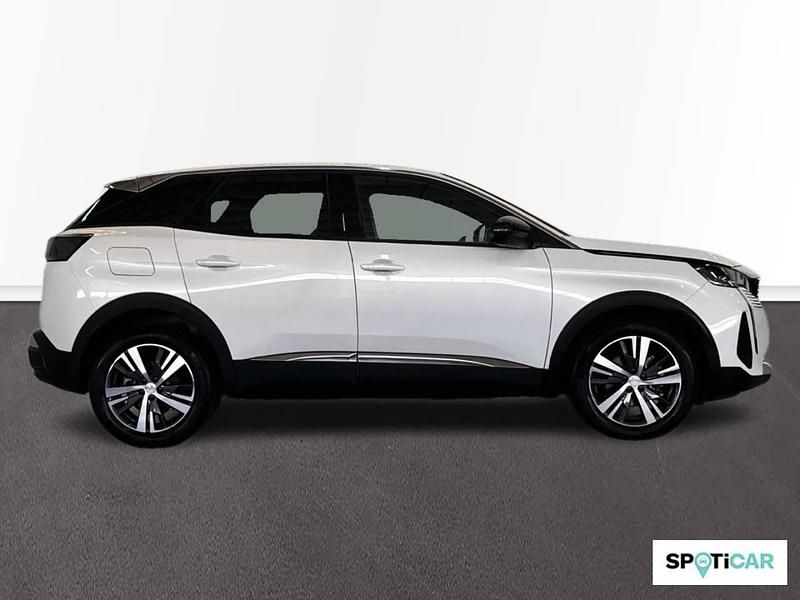 Usado Peugeot 3008 Allure 136 CV (100 kW) 2024 Blanco SUV