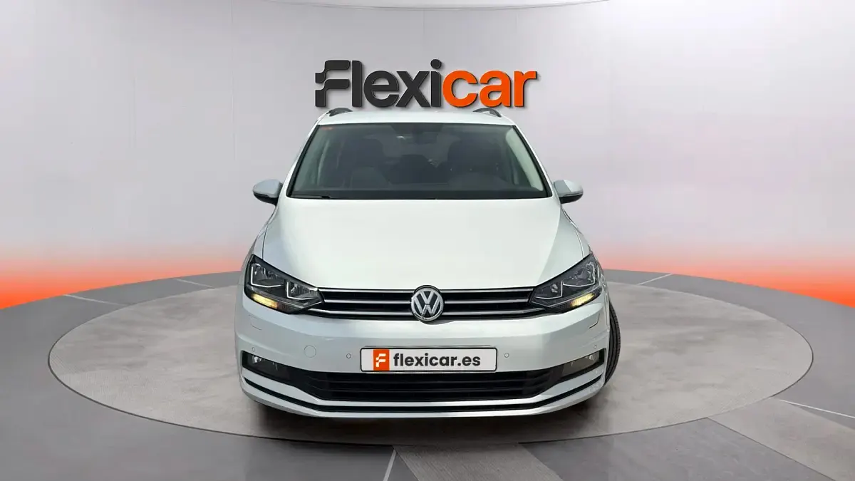 Usado VW Touran Advance 115 CV (84 kW) 2019 Blanco Monovolumen