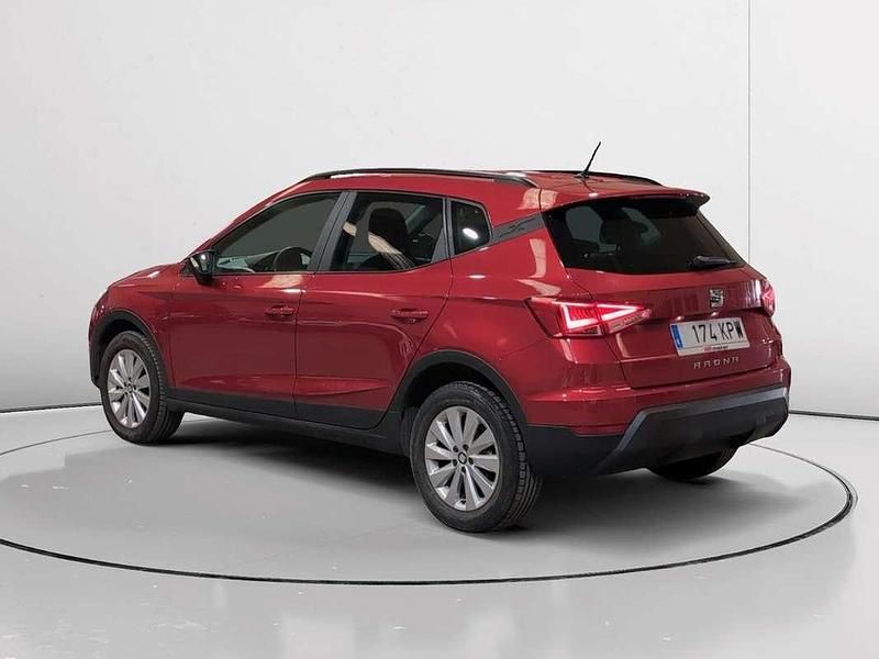 Usado Seat Arona Style 117 CV (86 kW) 2018 Rojo SUV