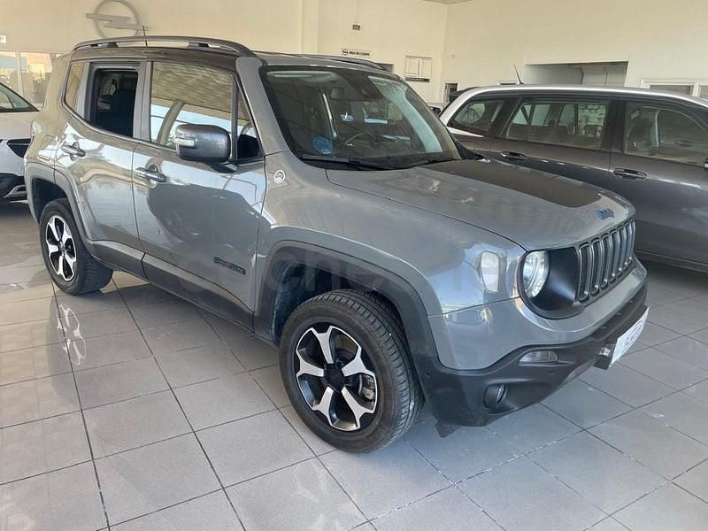 Usado Jeep Renegade Trailhawk 240 CV (176 kW) 2022 Gris / plata SUV