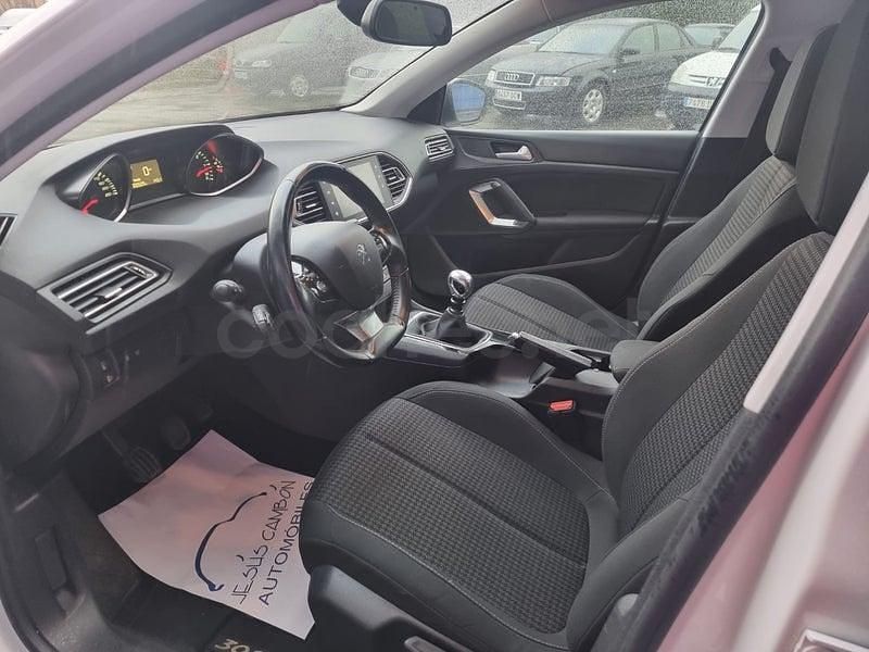 Usado Peugeot 308 Style 100 CV (73 kW) 2020 Blanco Familiar