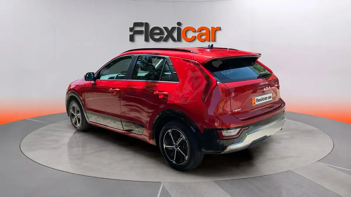Usado Kia Niro 129 CV (94 kW) 2025 Rojo SUV