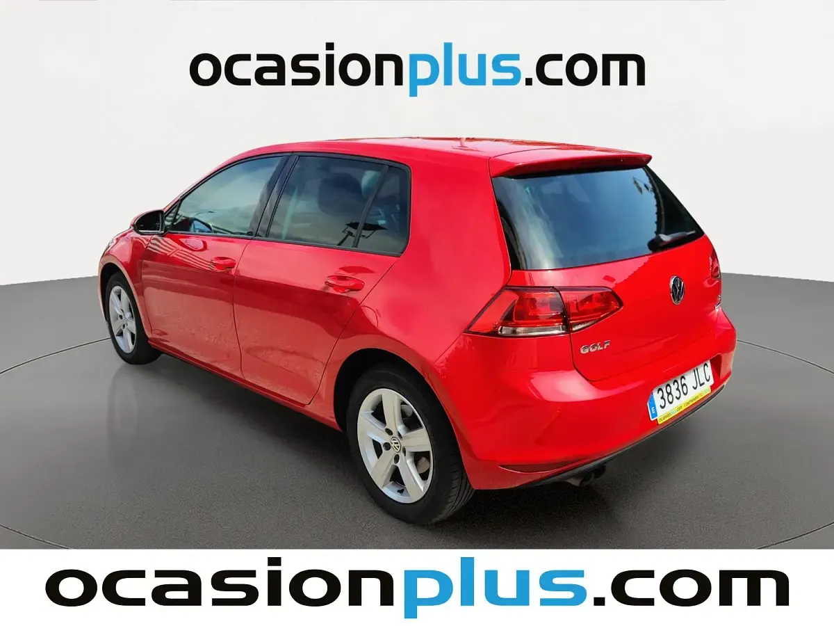 Usado VW Golf VII Advance 125 CV (91 kW) 2016 Rojo Utilitario