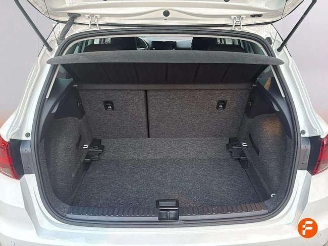 Usado Seat Arona Style 110 CV (80 kW) 2023 Blanco SUV