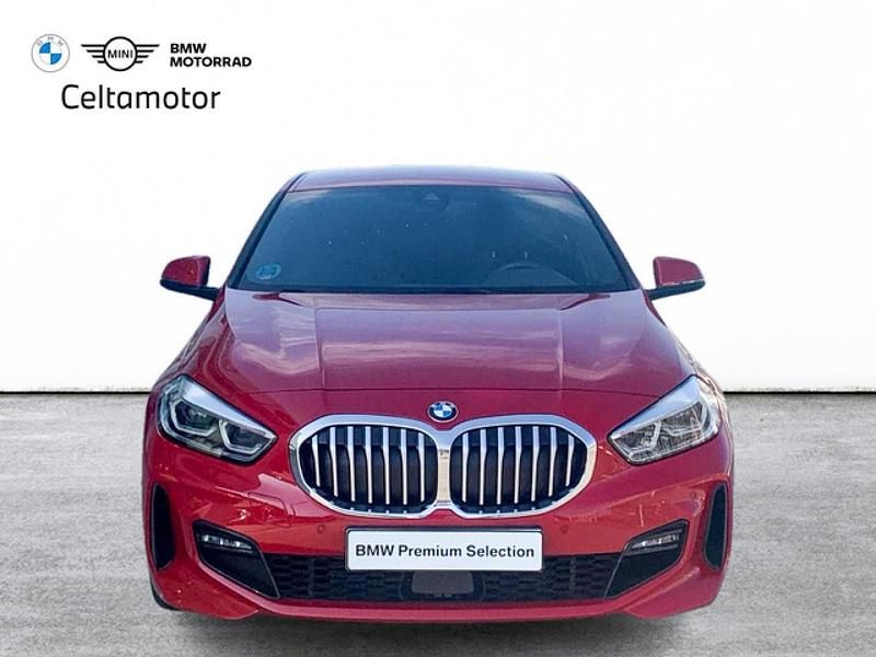 Usado BMW 118 Comfort Edition 150 CV (110 kW) 2024 Pintura metalizada melbourne rot Utilitario