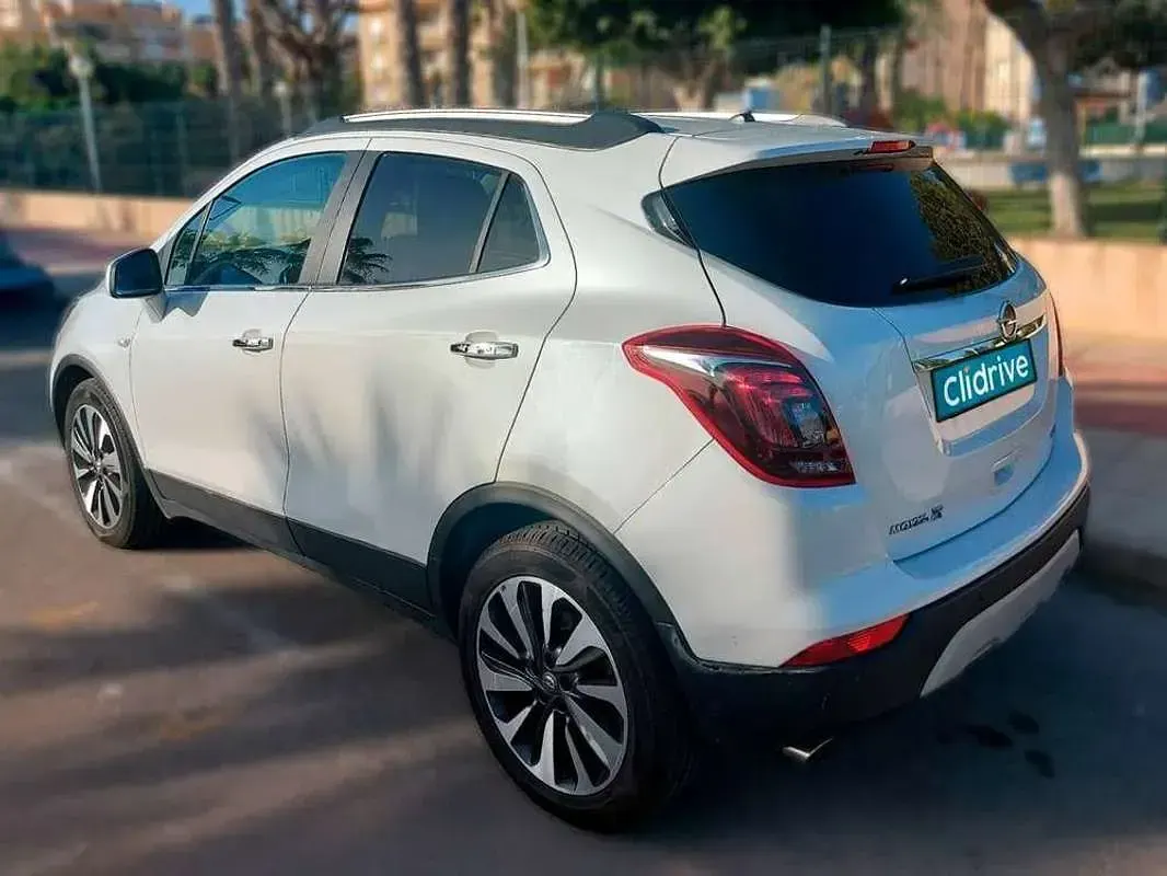 Usado Opel Mokka X Innovation 136 CV (100 kW) 2019 Blanco SUV