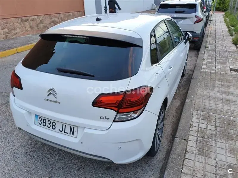 Używany Citroën C4 Feel 110 KM (80 kW) 2016 Biały Sedan/Limuzyna