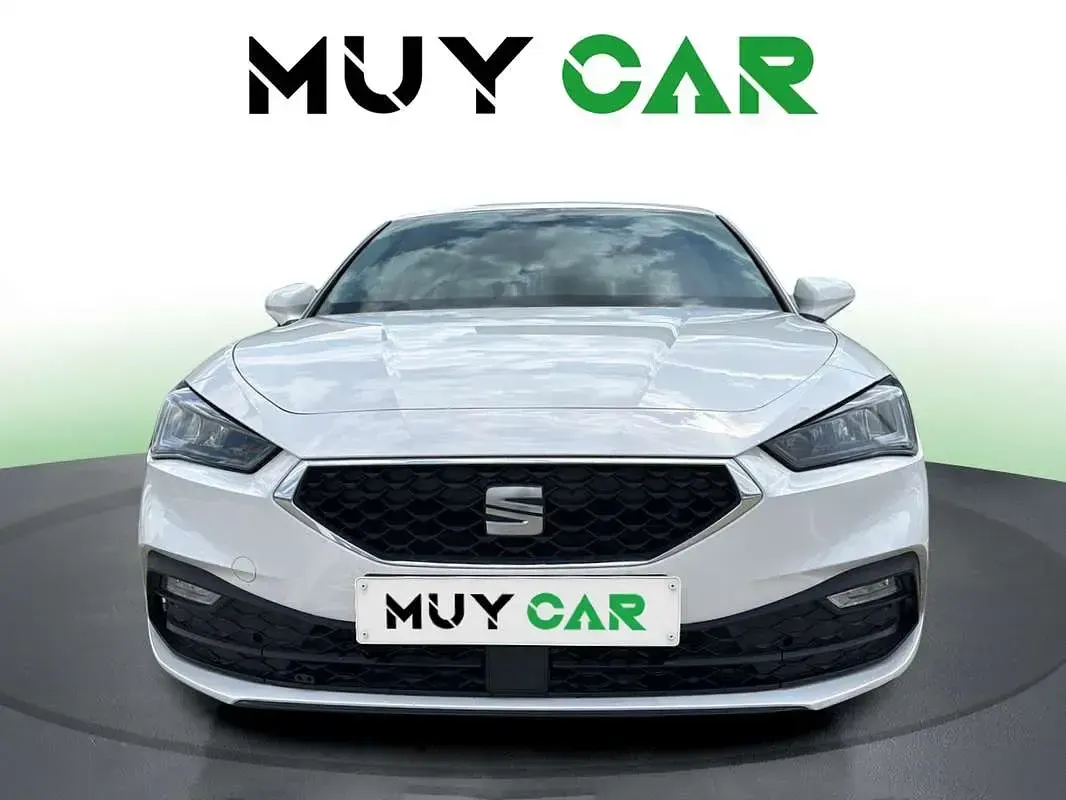 Usado Seat Leon Style 110 CV (80 kW) 2021 Blanco Utilitario