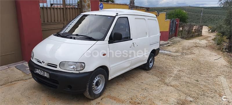 Usado Nissan Cargo 75 CV (55 kW) 1997 Blanco Familiar