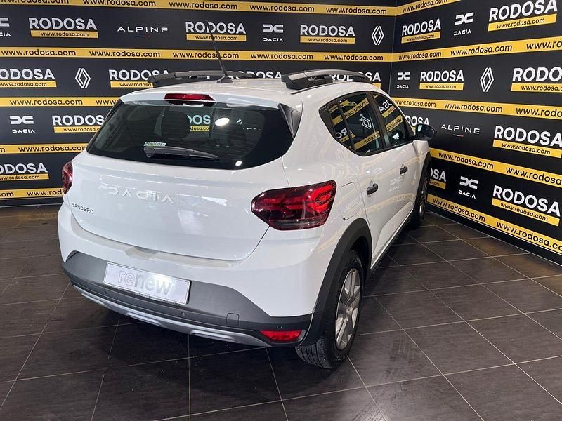 Usado Dacia Sandero Essentiel 91 CV (66 kW) 2023 Blanco Berlina