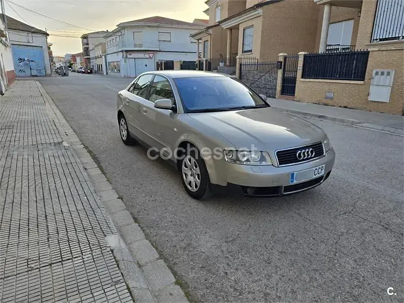 Begagnad Audi A4 130 HK (95 kW) 2002 Beige Sedan