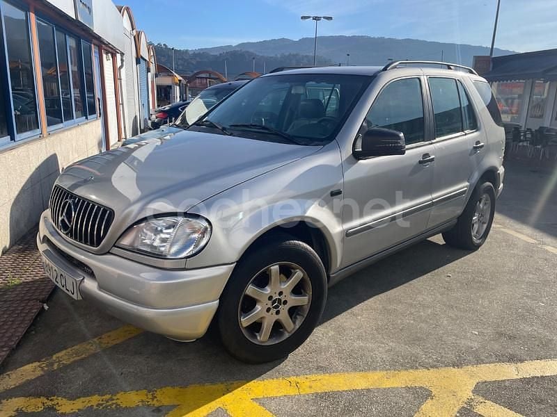 Gris / plata Usado 2003 Mercedes ML270 SUV | 7999 € (Precio justo) - Imagen 1/4