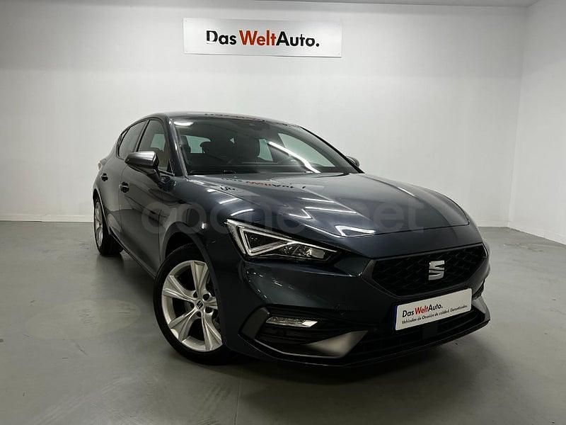 Usado Seat Leon FR 150 CV (110 kW) 2021 Gris / plata Berlina