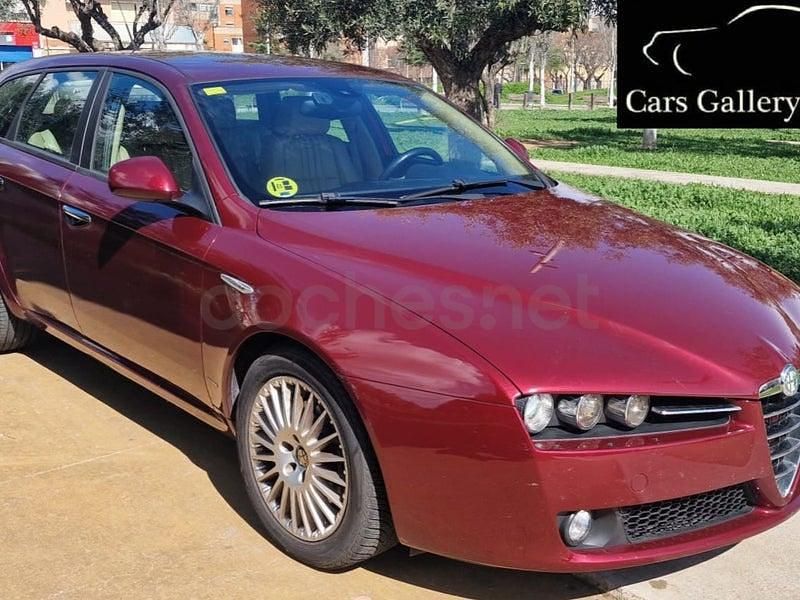 Usado Alfa Romeo 159 150 CV (110 kW) 2007 Granate Familiar