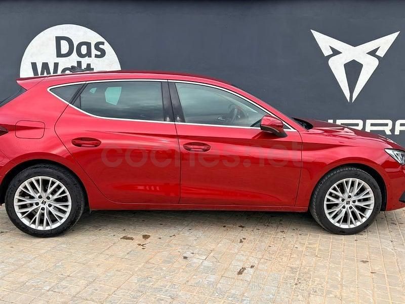Usado Seat Leon XCELLENCE 150 CV (110 kW) 2021 Granate Berlina