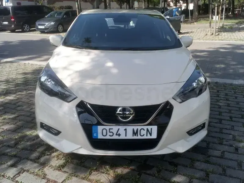Usado Nissan Micra Acenta 92 CV (67 kW) 2022 Beige Utilitario