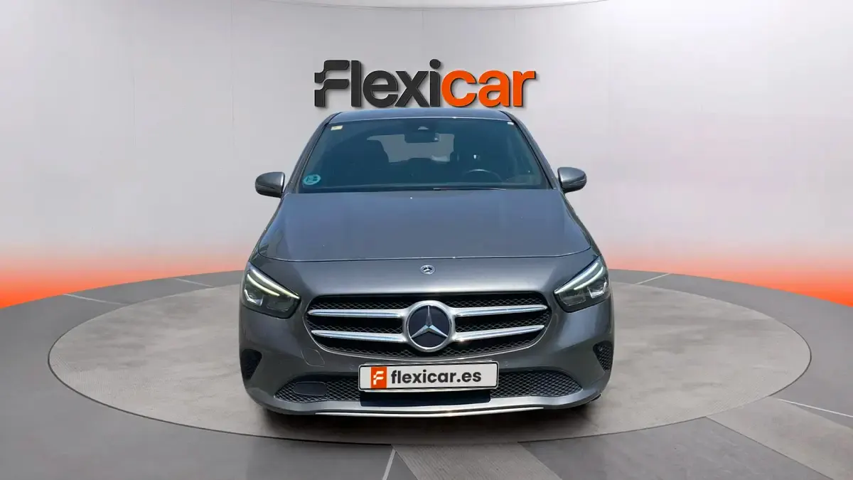 Usado Mercedes B200 150 CV (110 kW) 2021 Gris Utilitario