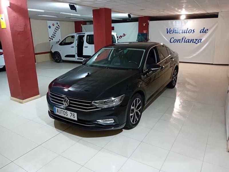 Negro Usado 2020 VW Passat Business Berlina | 15.900 € (Un poco caro) - Imagen 1/4