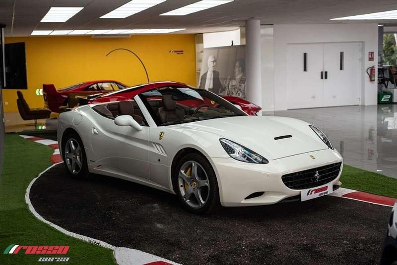 Usado Ferrari California 489 CV (359 kW) 2013 Blanco Descapotable