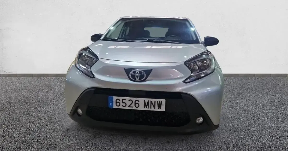Usado Toyota Aygo X Play 72 CV (52 kW) 2024 SUV