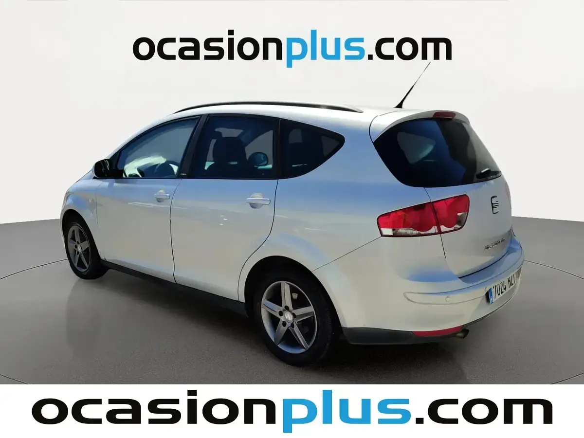 Usado Seat Altea Ecomotive 105 CV (77 kW) 2014 Gris Monovolumen