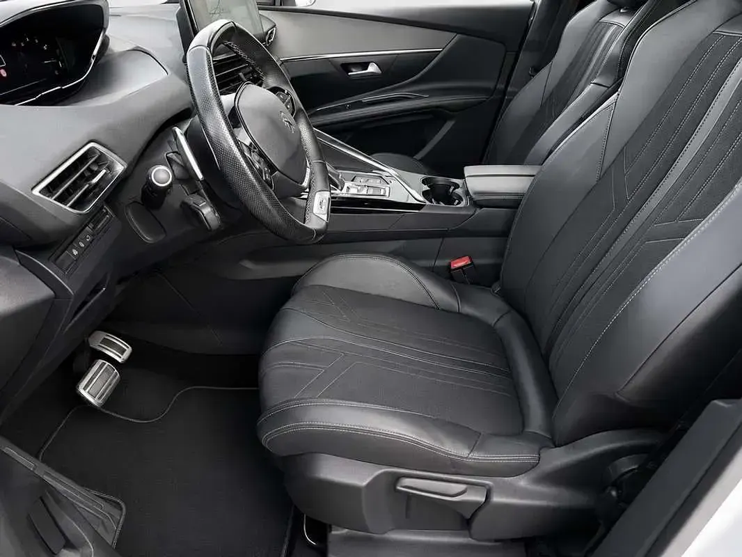 Usado Peugeot 5008 GT 129 CV (94 kW) 2021 Blanco SUV