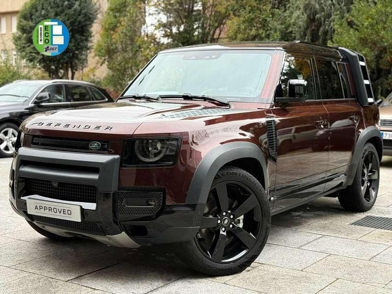 Begagnad Land Rover Defender 249 HK (183 kW) 2025 Röd SUV