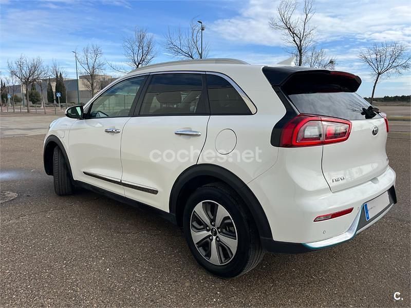 Usado Kia Niro 141 CV (103 kW) 2017 Blanco SUV