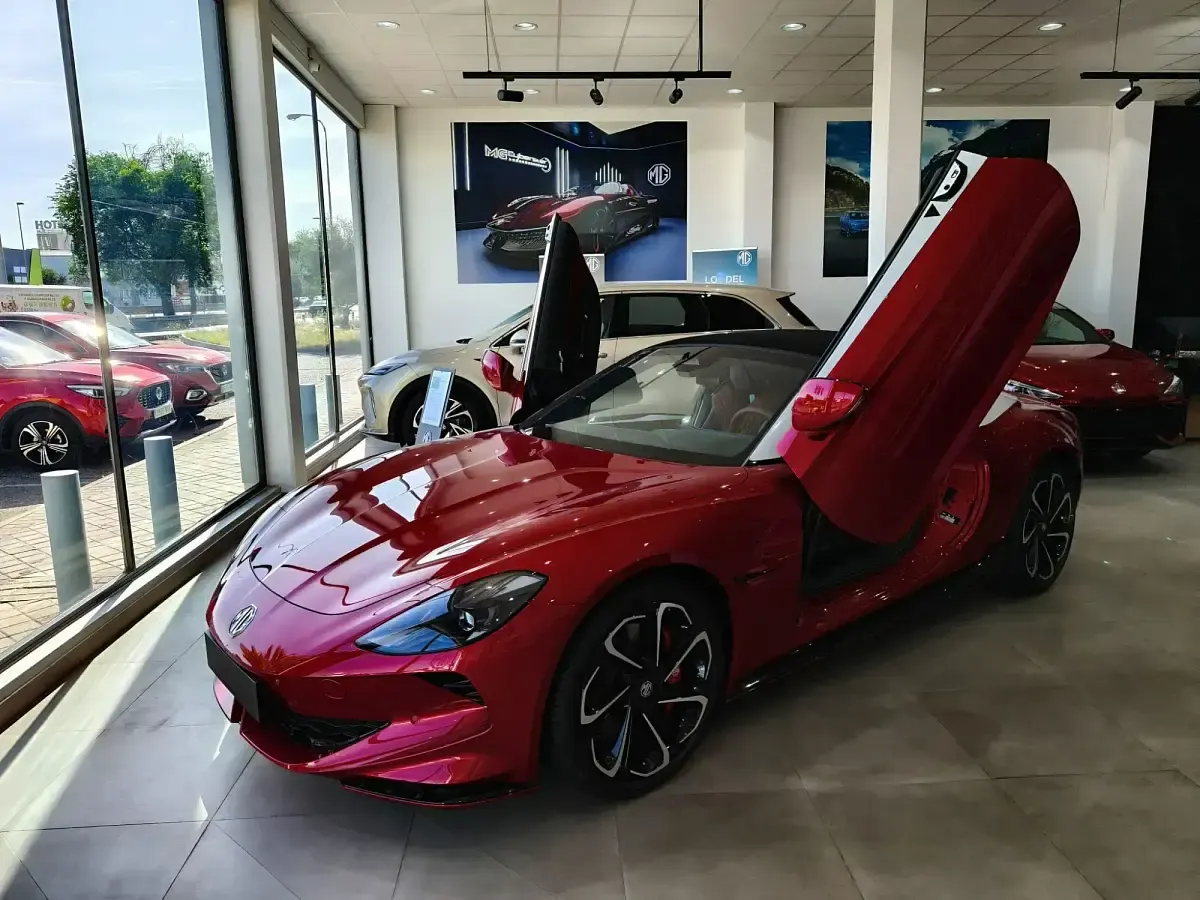Nuevo MG Cyberster 375 kW (510 CV) 2026 Rojo Descapotable