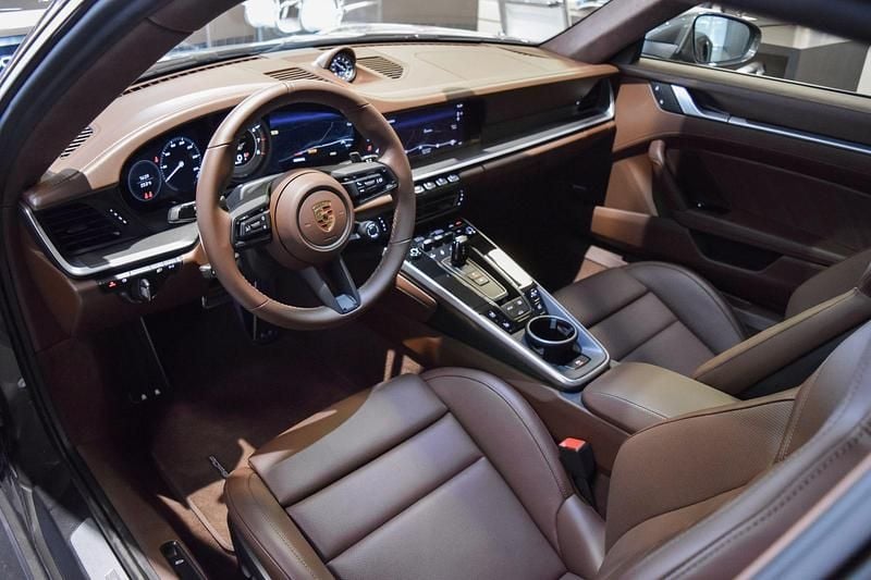 Usado Porsche 911 Turbo S 650 CV (478 kW) 2024 Gris / plata Coupe