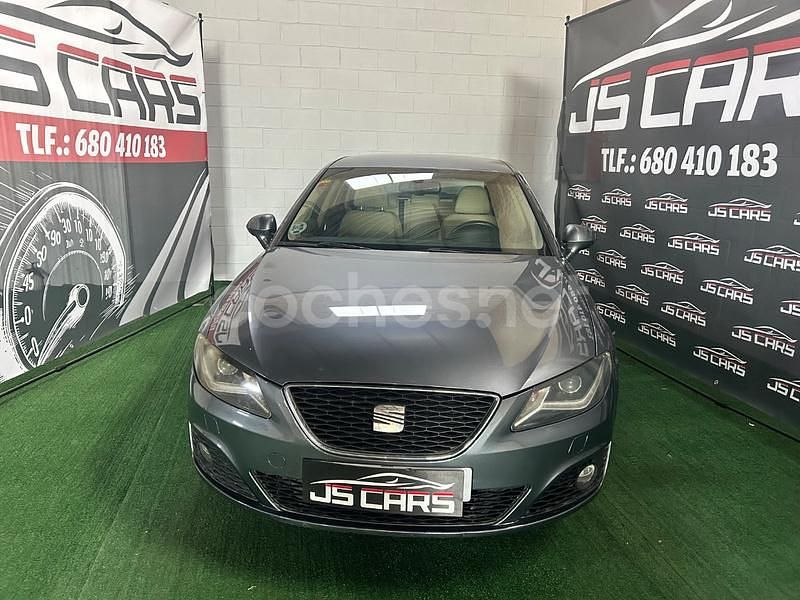 Usado Seat Exeo Style 143 CV (105 kW) 2012 Gris / plata Berlina