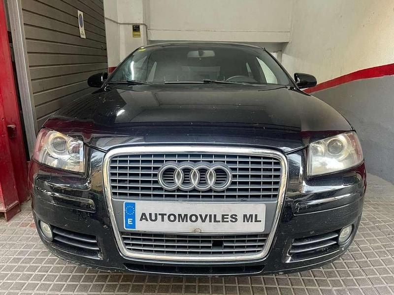 Usado Audi A3 Ambiente 140 CV (102 kW) 2006 Negro Utilitario