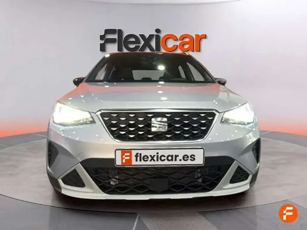 Usado Seat Arona FR 150 CV (110 kW) 2024 Gris SUV