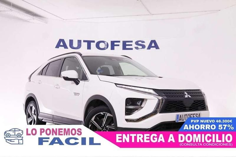 Usado Mitsubishi Eclipse Cross Motion 188 CV (138 kW) 2022 Blanco SUV