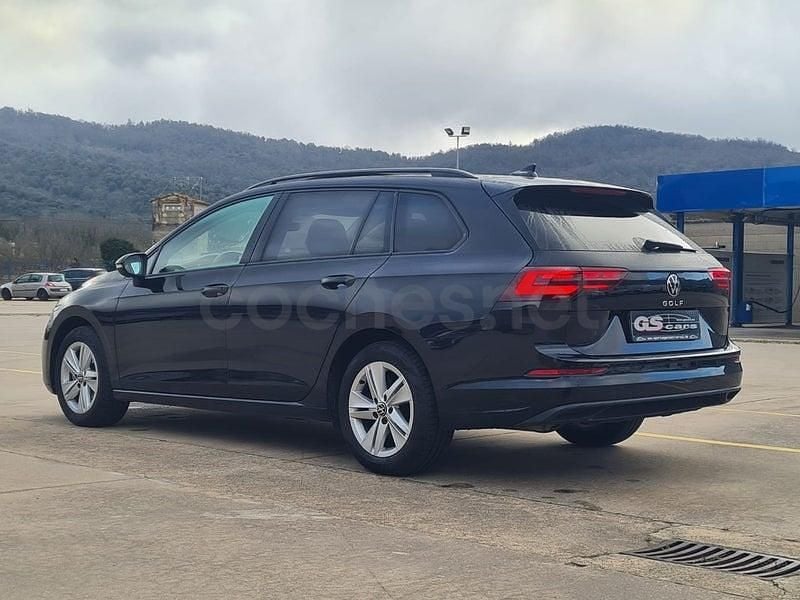 Usado VW Golf VIII Life 115 CV (84 kW) 2022 Negro Familiar