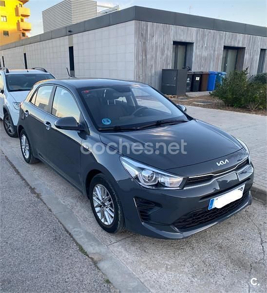 Usado Kia Rio 84 CV (61 kW) 2021 Azul Berlina