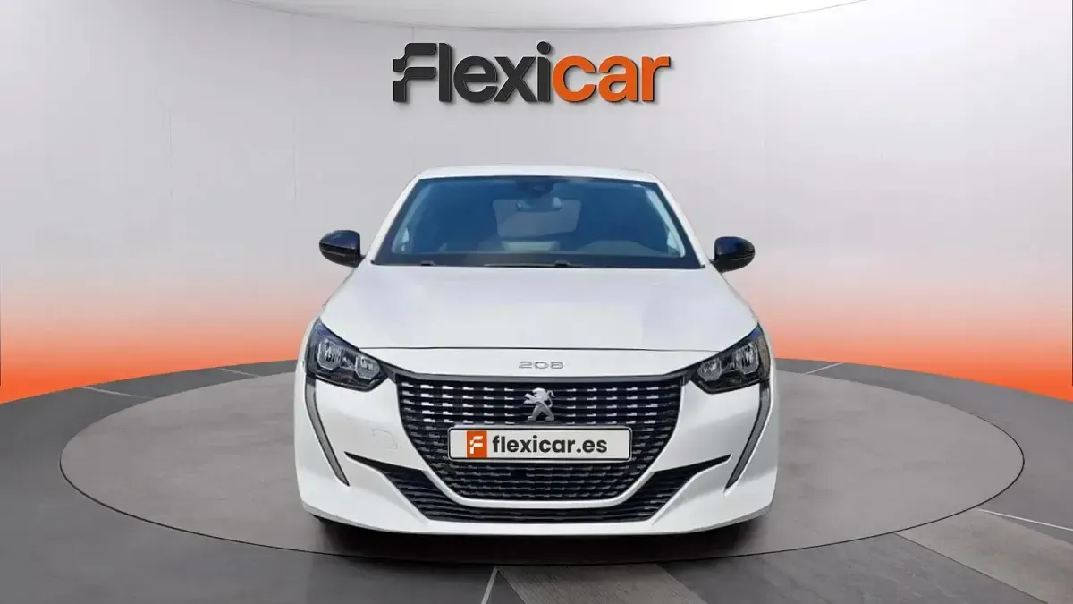 Usado Peugeot 208 Allure 101 CV (74 kW) 2023 Blanco Utilitario