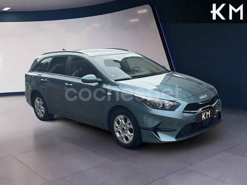 Usado Kia Ceed 120 CV (88 kW) 2023 Verde Utilitario