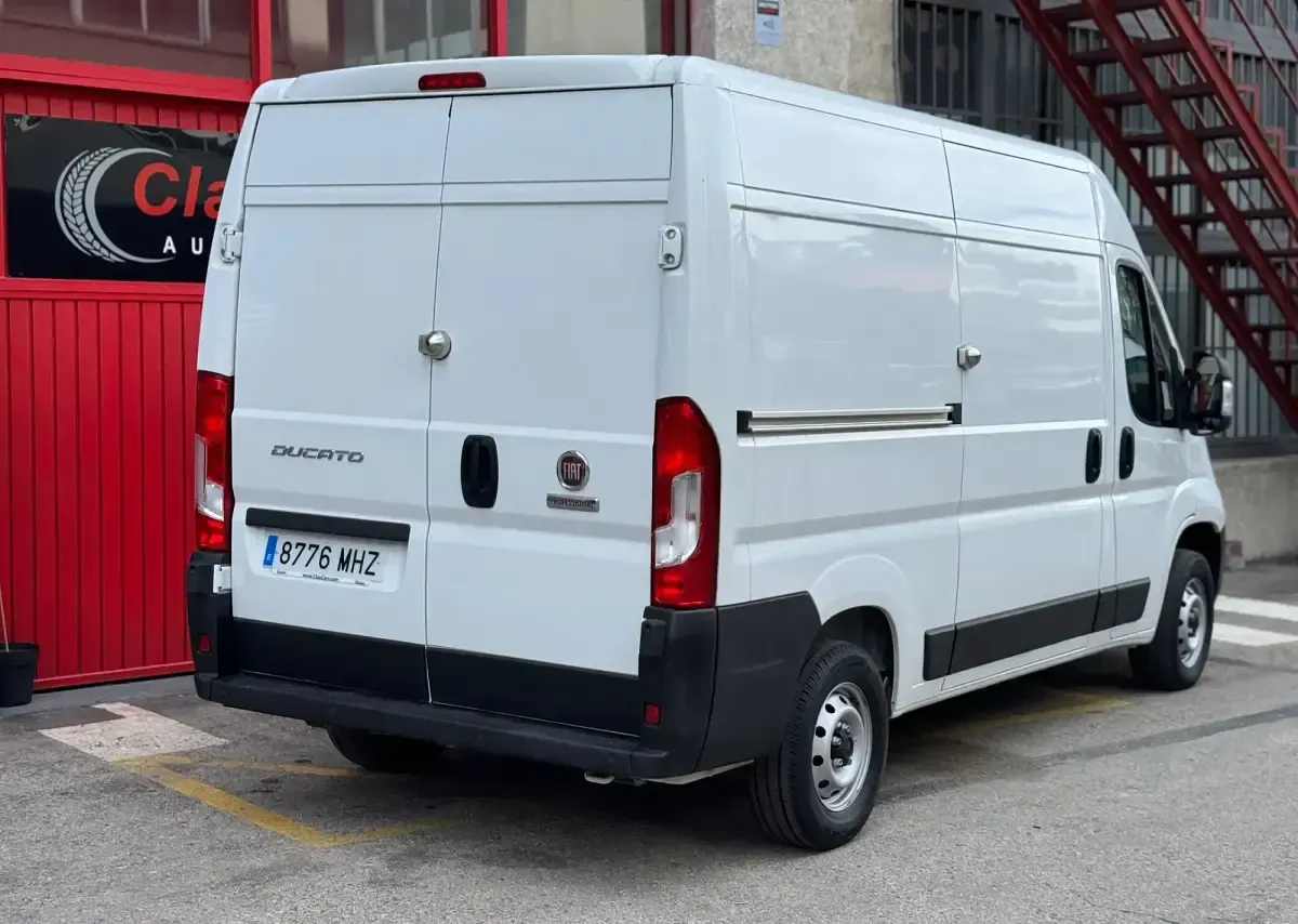 Usado Fiat Ducato Easy 140 CV (102 kW) 2023 Blanco Van