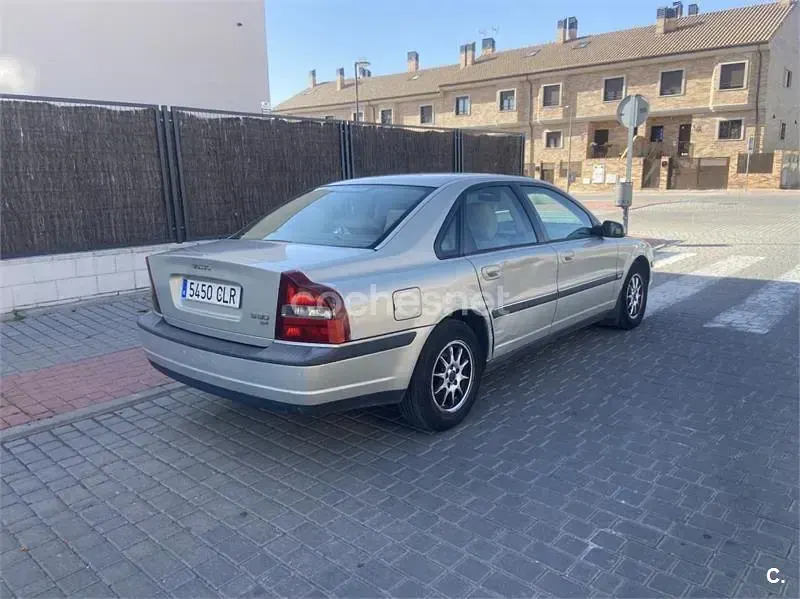 Usado Volvo S80 170 CV (125 kW) 2003 Gris / plata Berlina
