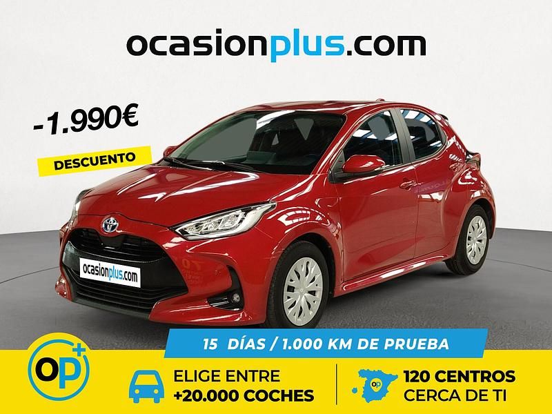 Usado Toyota Yaris Hybrid Business Edition 116 CV (85 kW) 2022 Rojo Berlina