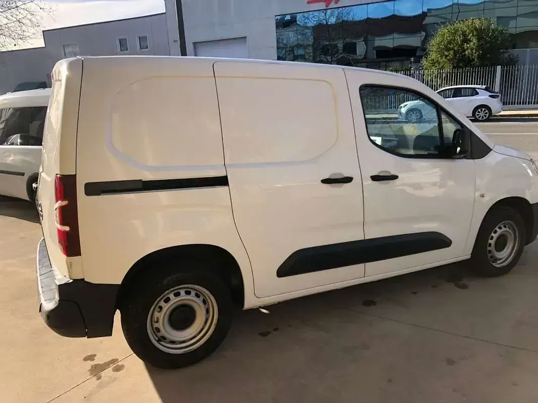 Usado Opel Combo S 99 CV (72 kW) 2021 Blanco Monovolumen