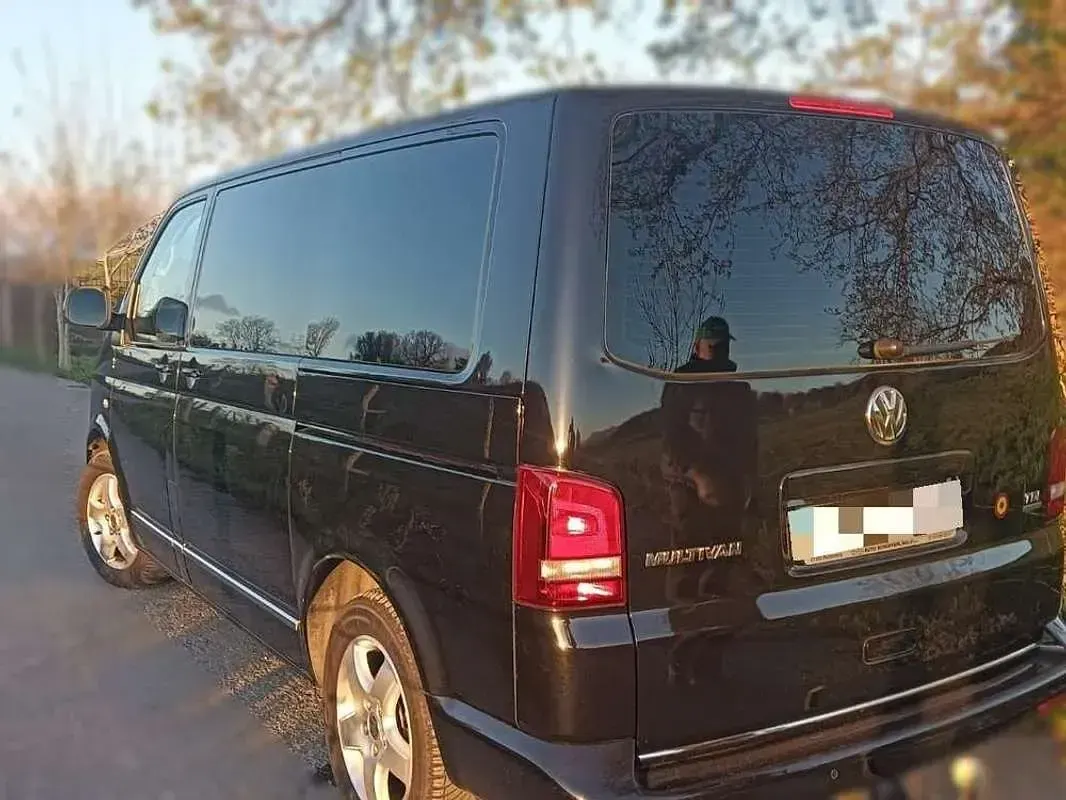 Usado VW Multivan Highline 179 CV (131 kW) 2014 Negro Monovolumen