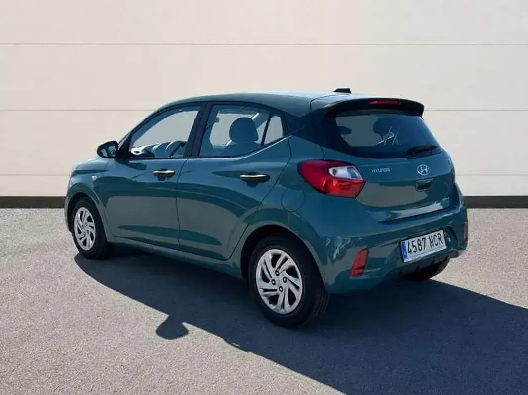 Usado Hyundai i10 67 CV (49 kW) 2022 Verde Utilitario