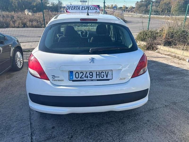 Usado Peugeot 207 95 CV (69 kW) 2011 Blanco Utilitario