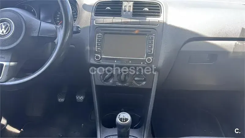 Usado VW Polo Advance 75 CV (55 kW) 2009 Gris / plata Utilitario